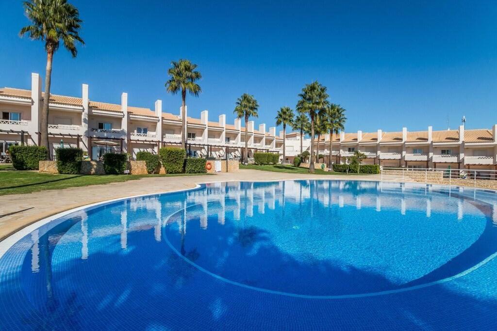 Fantastic Townhouse With Pool And Sea Views Vakantiehuis Albufeira