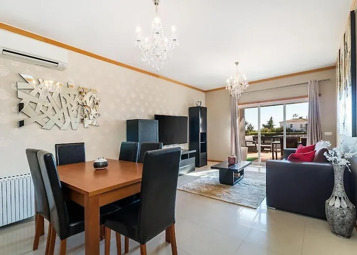 Fantastic Townhouse With Pool And Sea Views