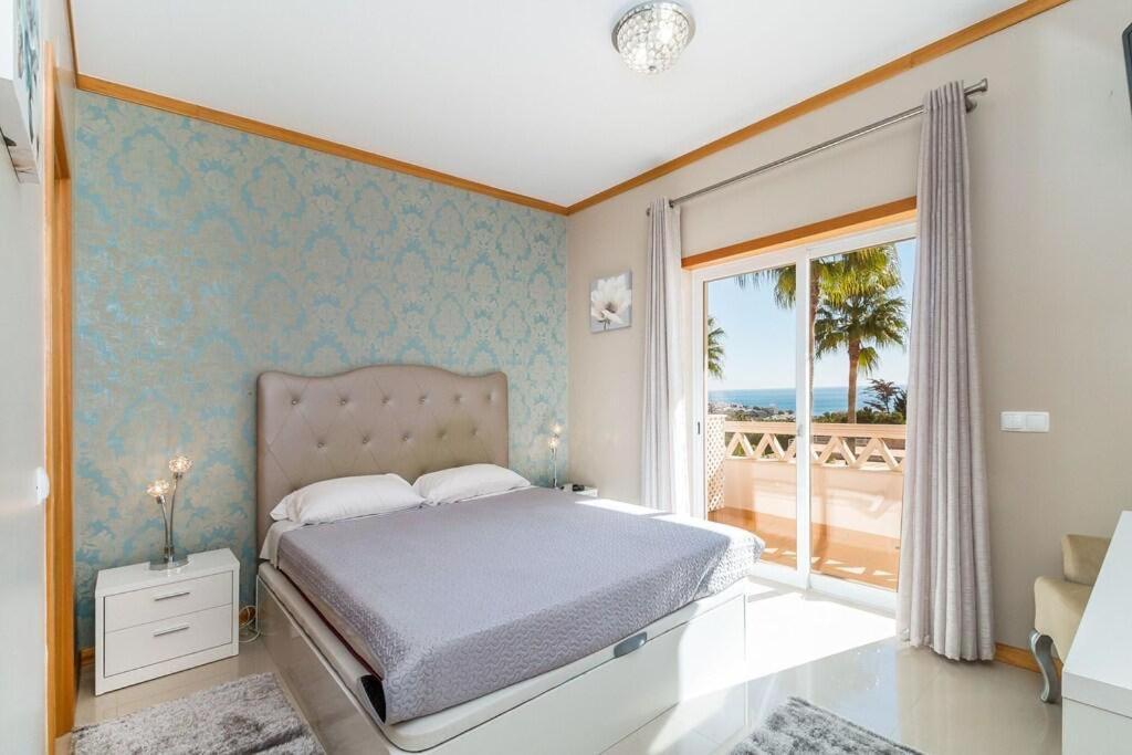 Fantastic Townhouse With Pool And Sea Views Holiday home Albufeira