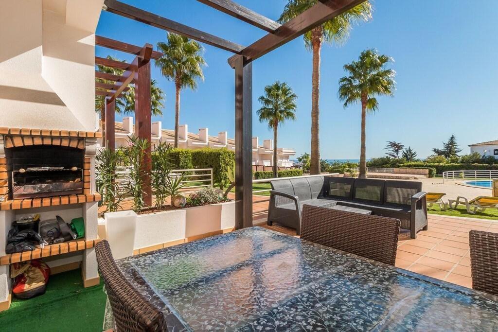 Fantastic Townhouse With Pool And Sea Views * Albufeira